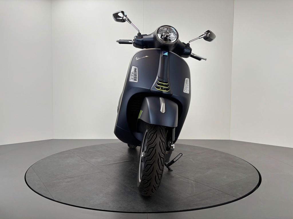 Fahrzeugabbildung Vespa GTS 300 SUPER TECH *NEUWERTIG/REMUS*