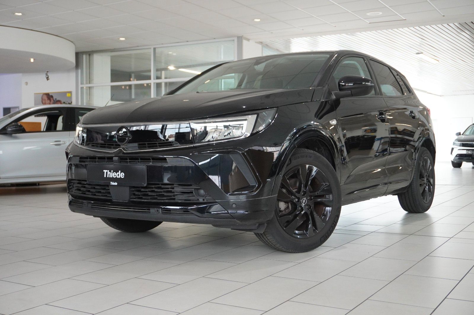 Fahrzeugabbildung Opel Grandland (X) 1.2T GS SPORT NAVI/LED/VIRT./DAB+
