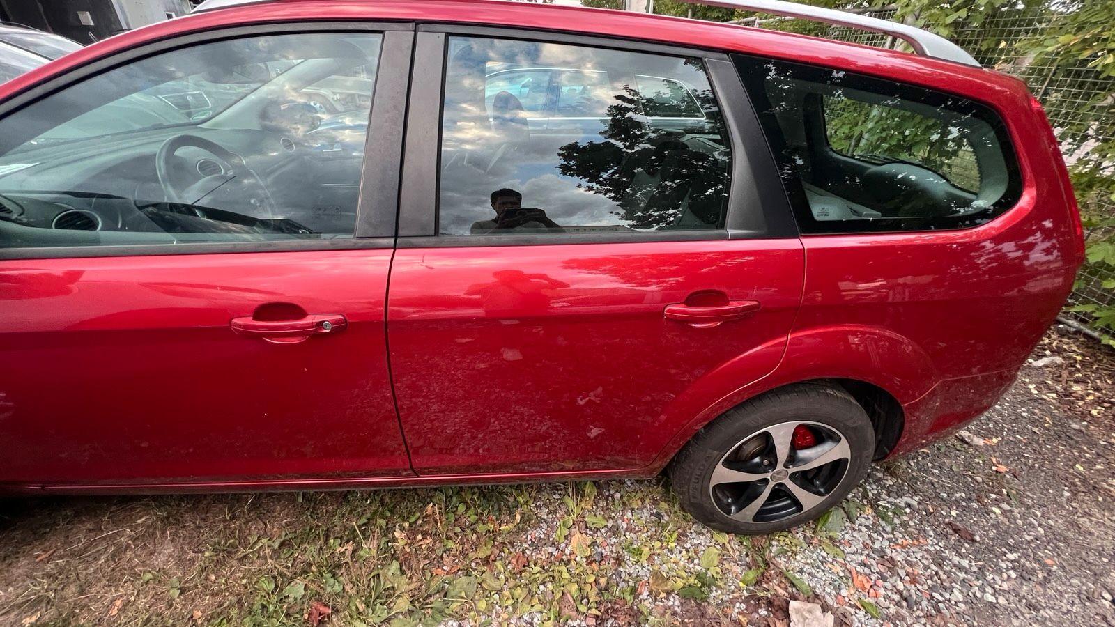 Ford Focus 2010 — photo 5