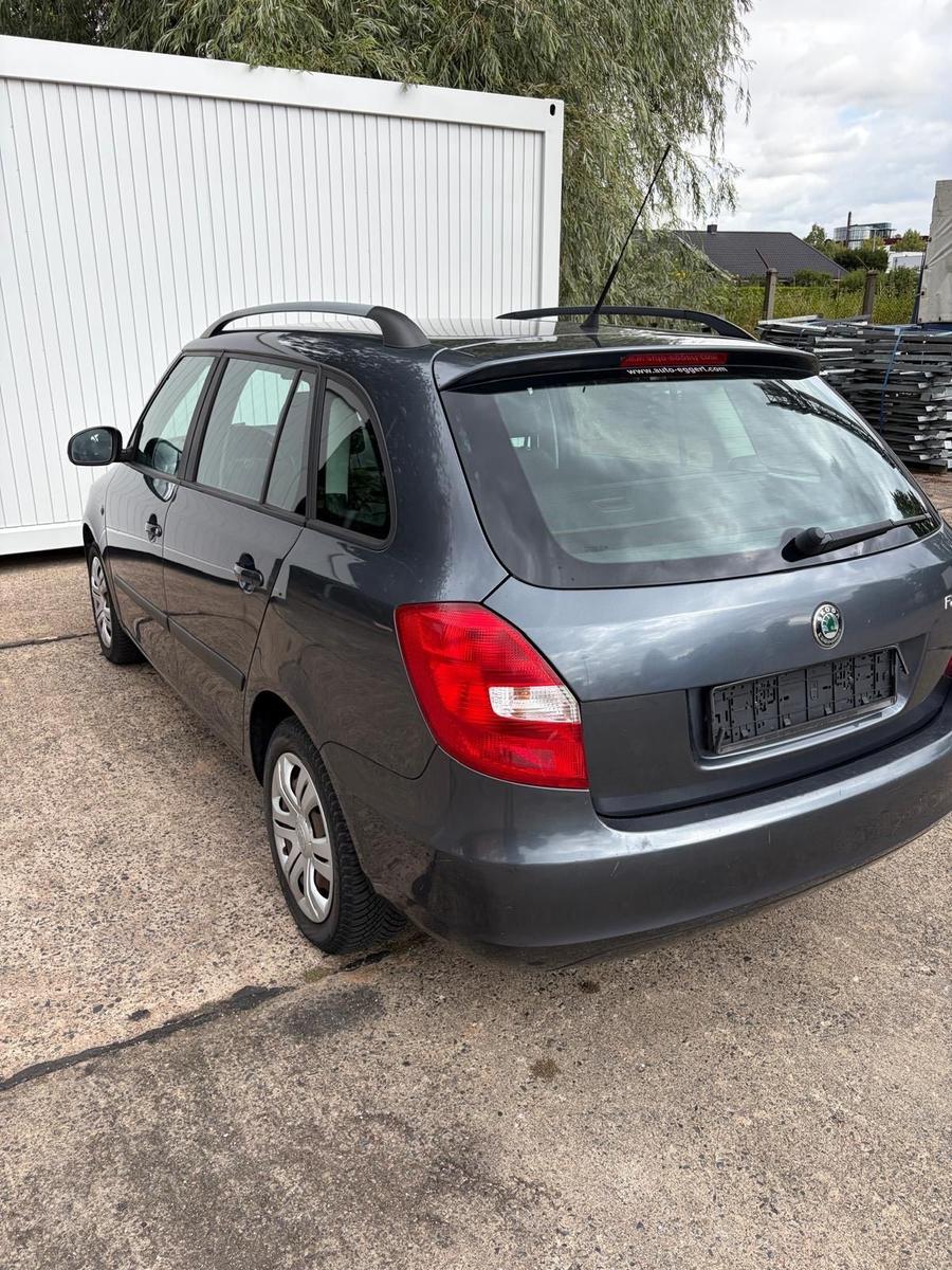 Skoda Fabia 2010 — двигун 86 HP (63kW)