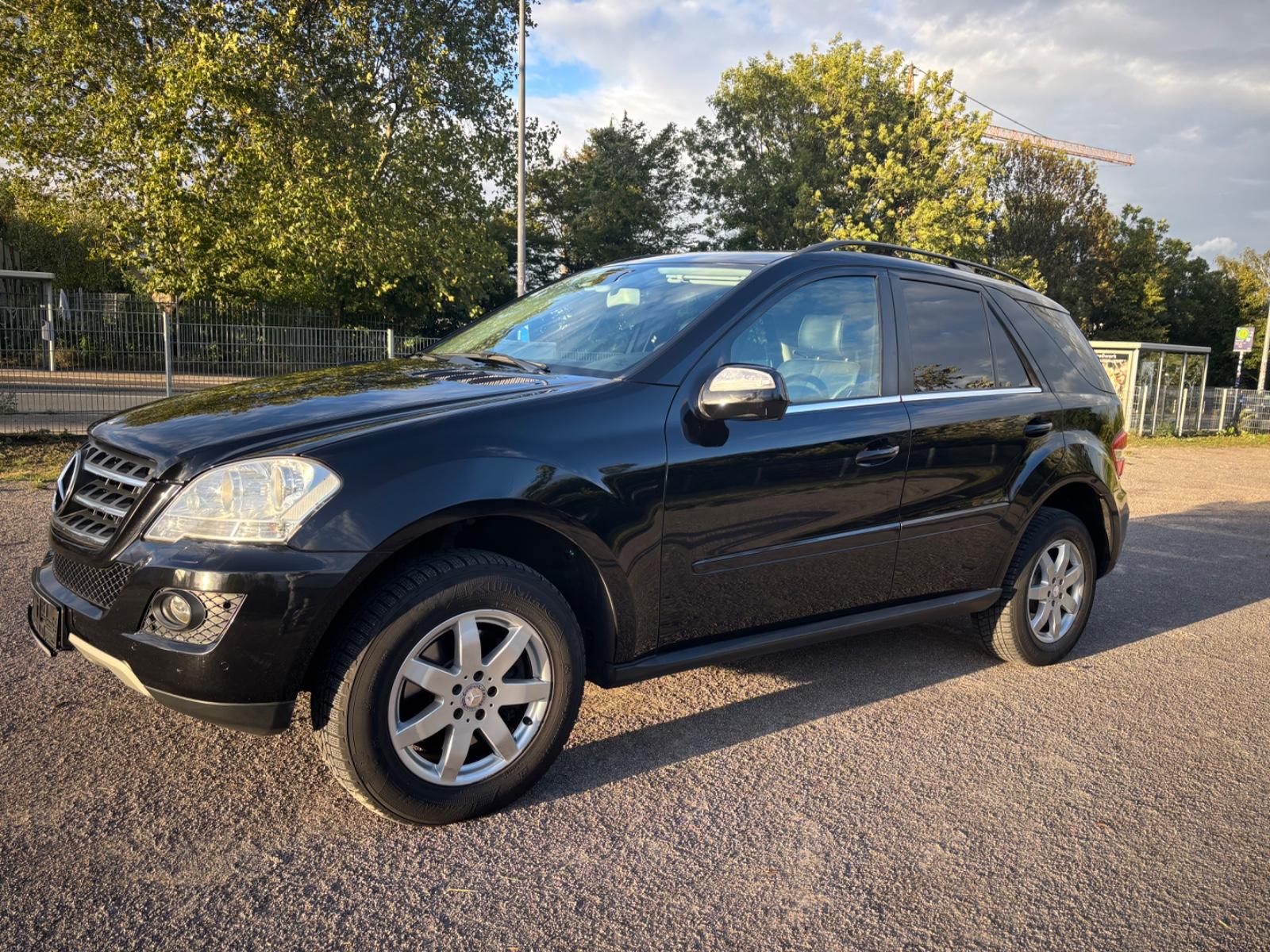 Mercedes-Benz ML 350 CDI/Voll/Schienedach