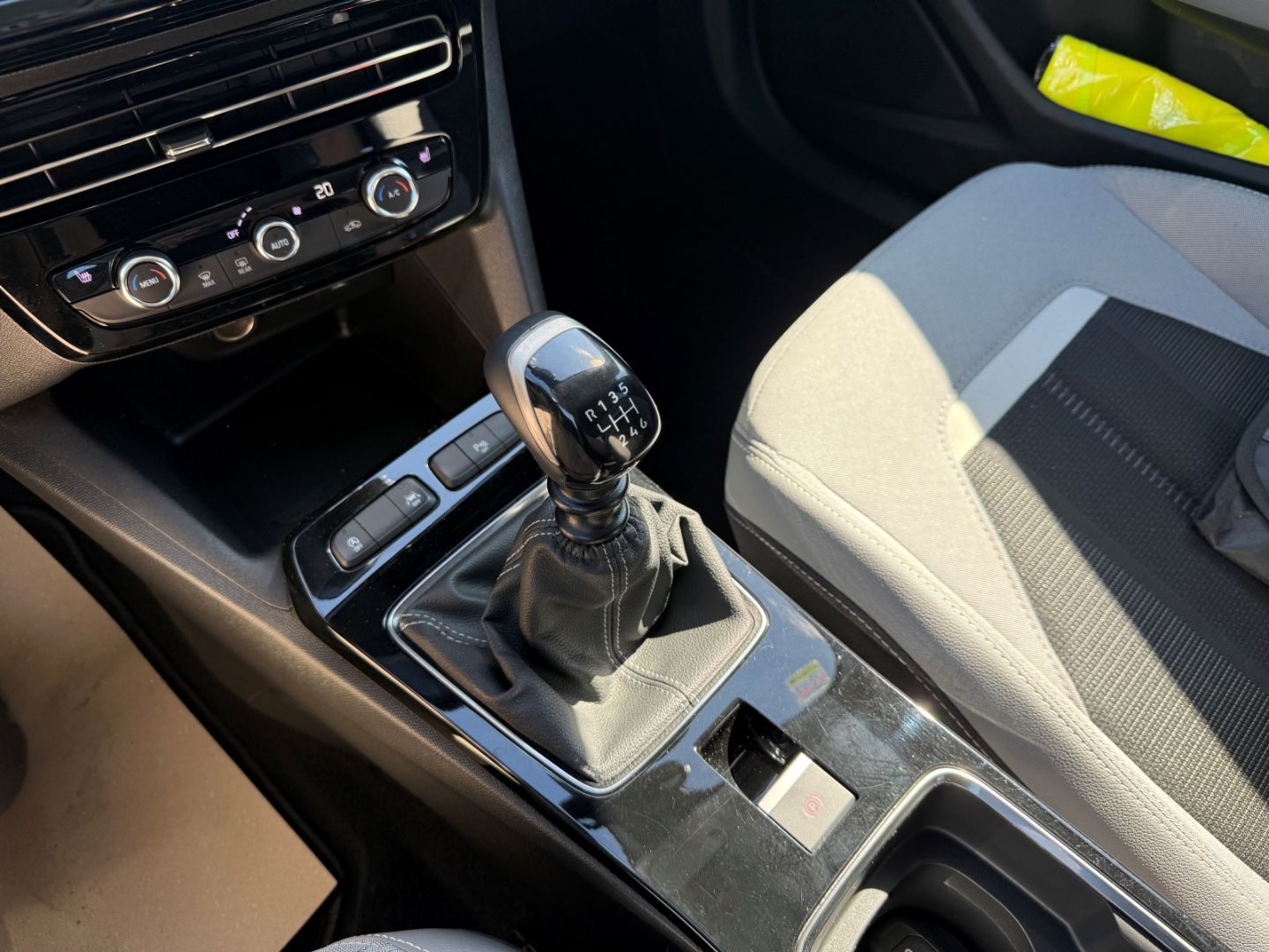 Fahrzeugabbildung Opel Mokka Elegance 1.2 Turbo SHZ+LHZ+Kamera
