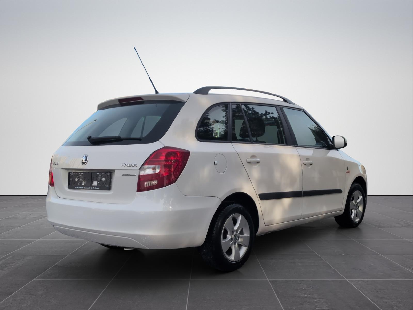 Skoda Fabia 2011 — photo 5