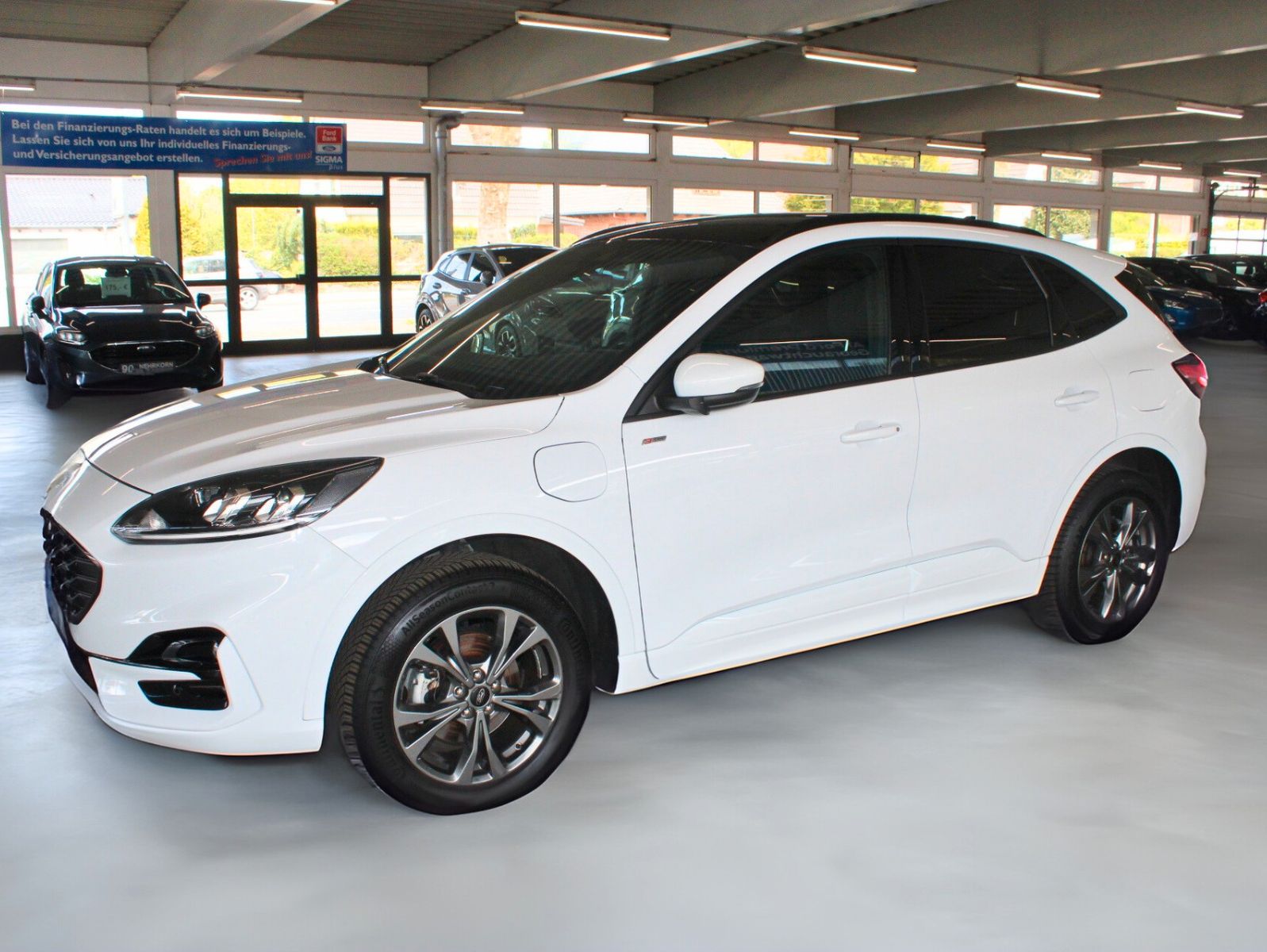 Fahrzeugabbildung Ford Kuga 2.5 PHEV ST-Line Aut. Panodach WinterPaket