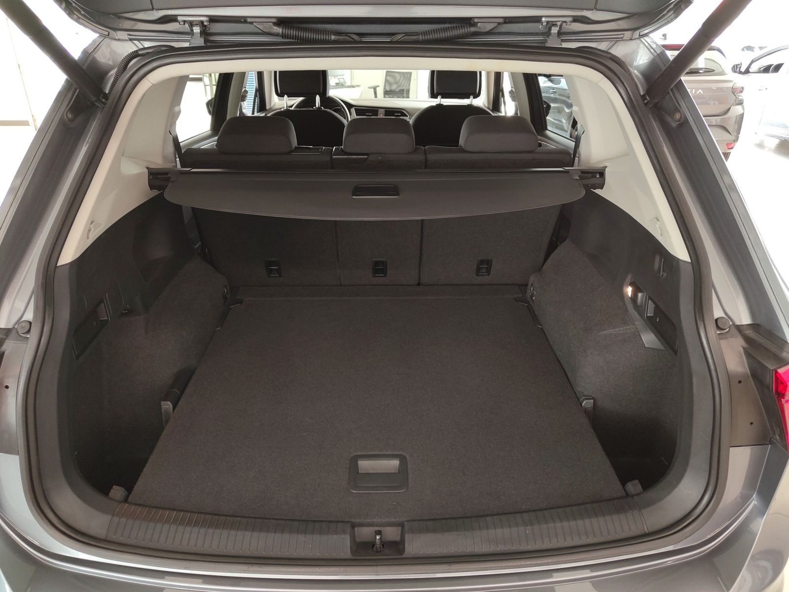 VW Tiguan Allspace 1.5 TSI Comfortline Allwetter Kl – Bild 10