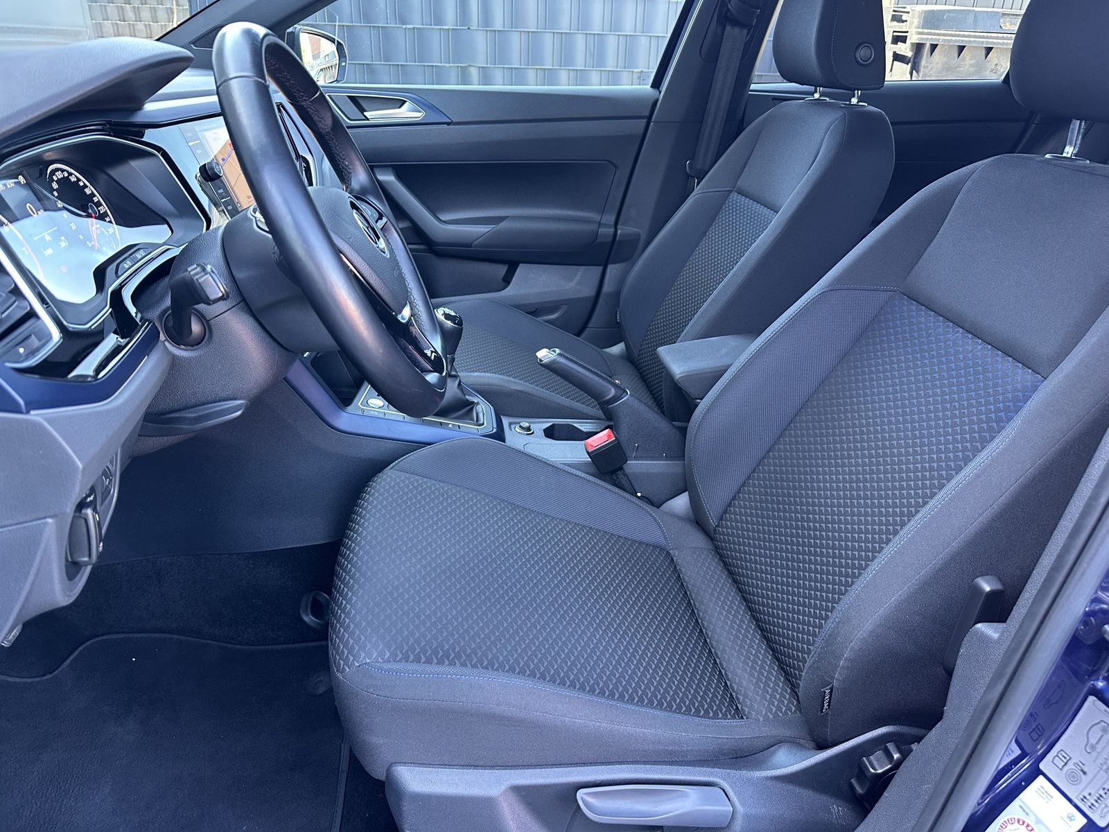 Fahrzeugabbildung Volkswagen Polo 1.0 TSI United NAV+KAMERA+SHZ+KEYLESS