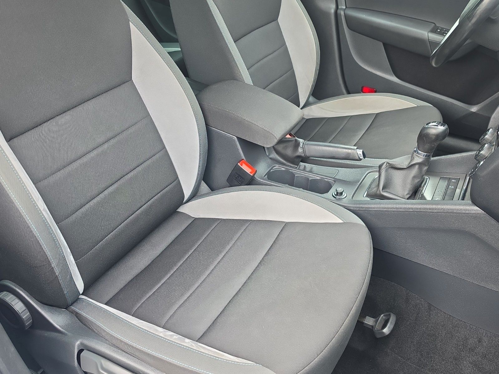 Fahrzeugabbildung SKODA Octavia Combi Ambition Apple CarPlay und Android