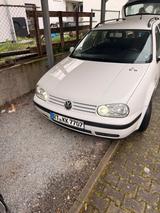 Volkswagen Golf 1.4 mit CarPlay - Volkswagen Golf aus 2000: Kombi