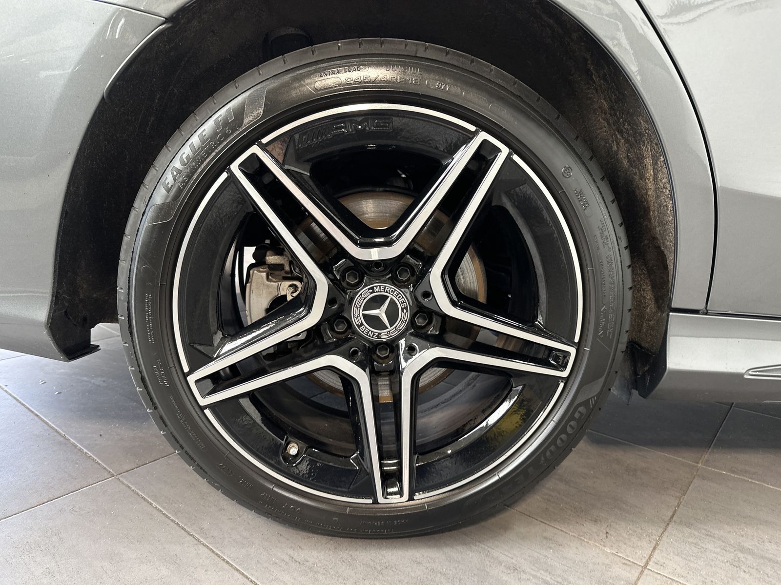 Fahrzeugabbildung Mercedes-Benz C 300de AMG-Line NIGHT-PAKET+NAV+LED+DISTRONIC