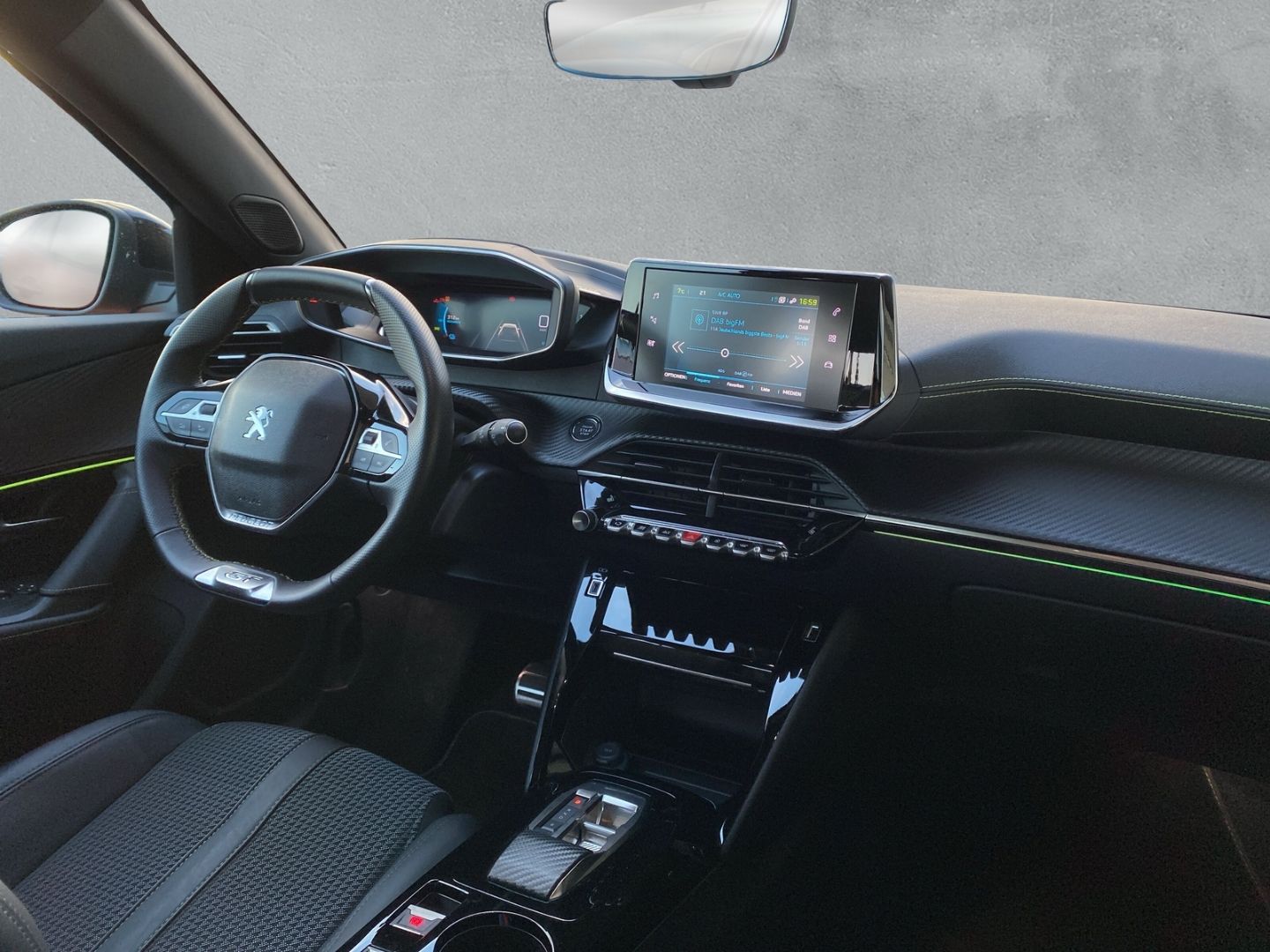 Fahrzeugabbildung Peugeot 2008 e- GT Elektromotor 136 *Sitzheizung*ACC*Kam