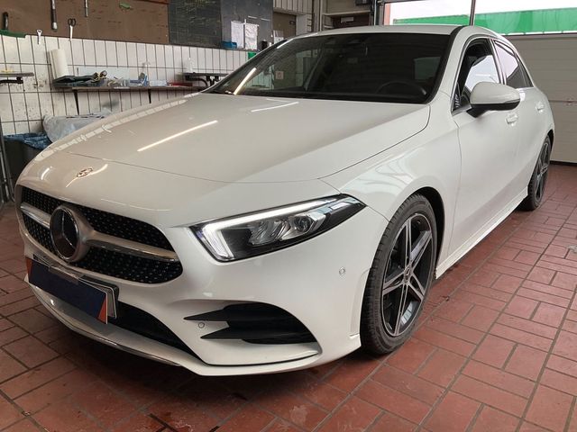 Mercedes-Benz A 220 d 8G-DCT AMG Line+DISTRONIC+LED+MBUX+