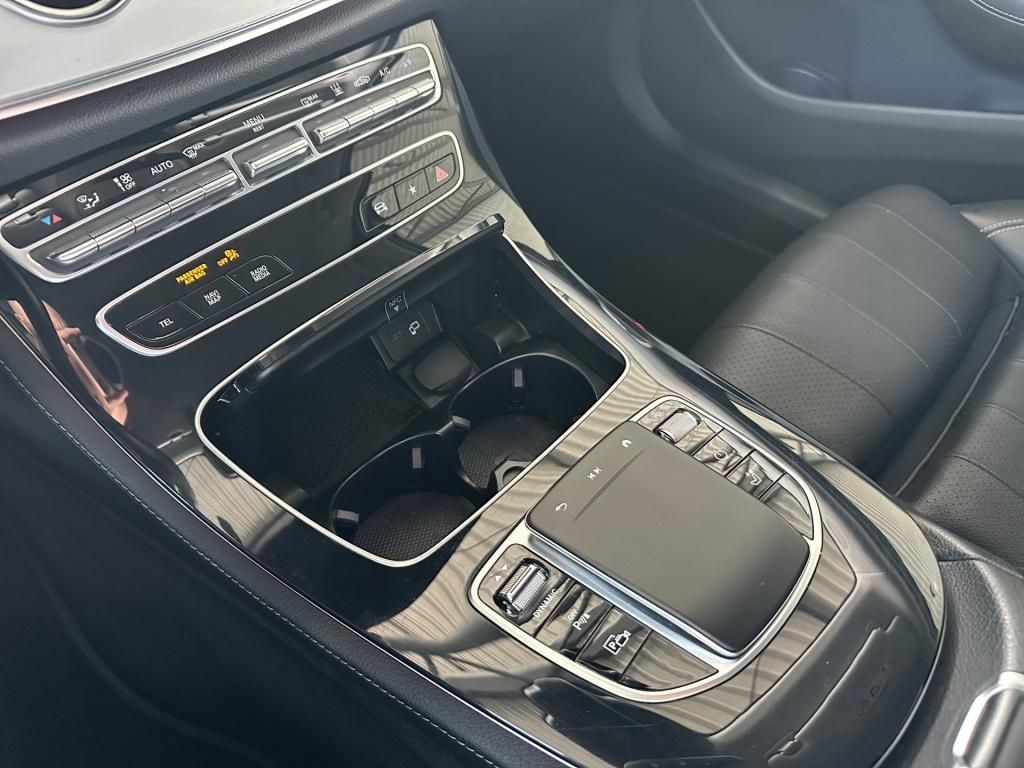 Fahrzeugabbildung Mercedes-Benz E 300 deT Luxury ACC LED SHZ Ambie. el.Heck KAM