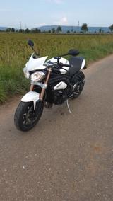Triumph Speed Triple 1050 - TRIUMPH 2011 1050 SPEED TRIPLE