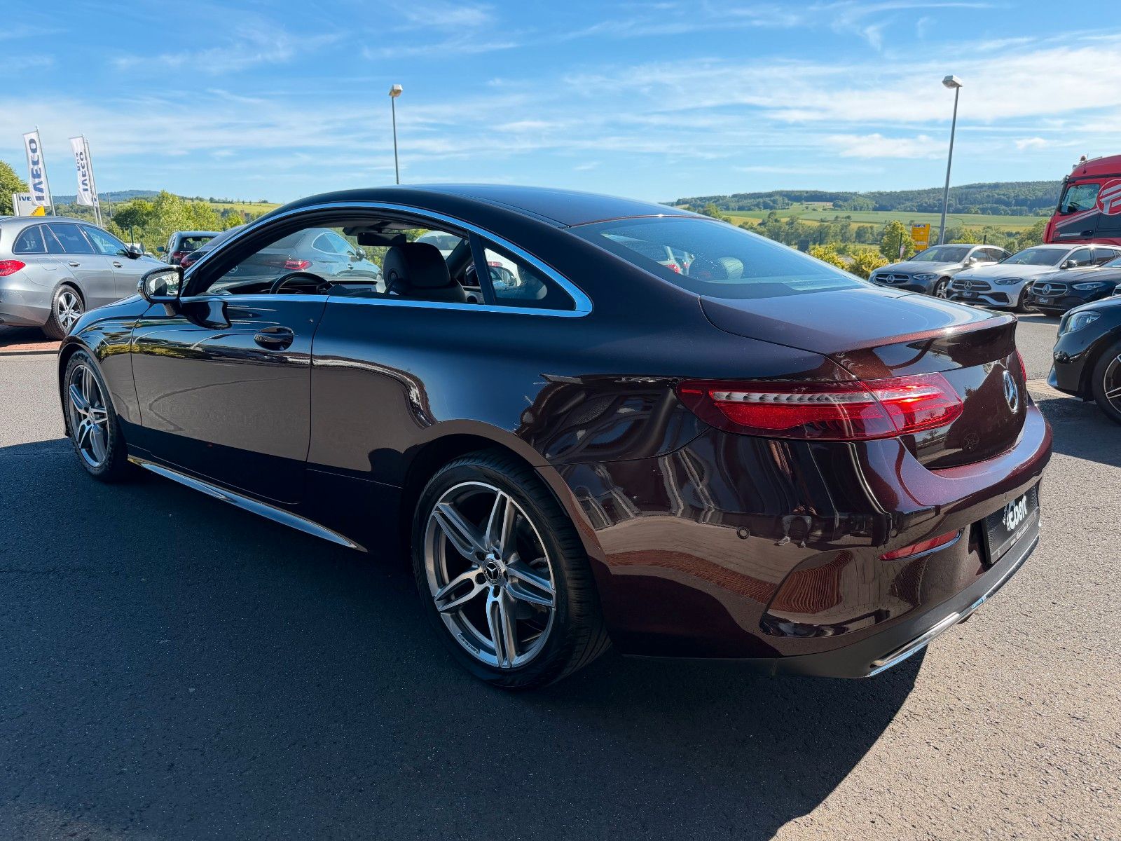 Fahrzeugabbildung Mercedes-Benz E 350 Coupe  AMG+Ambiente+RKamera+TotW+Alcantara