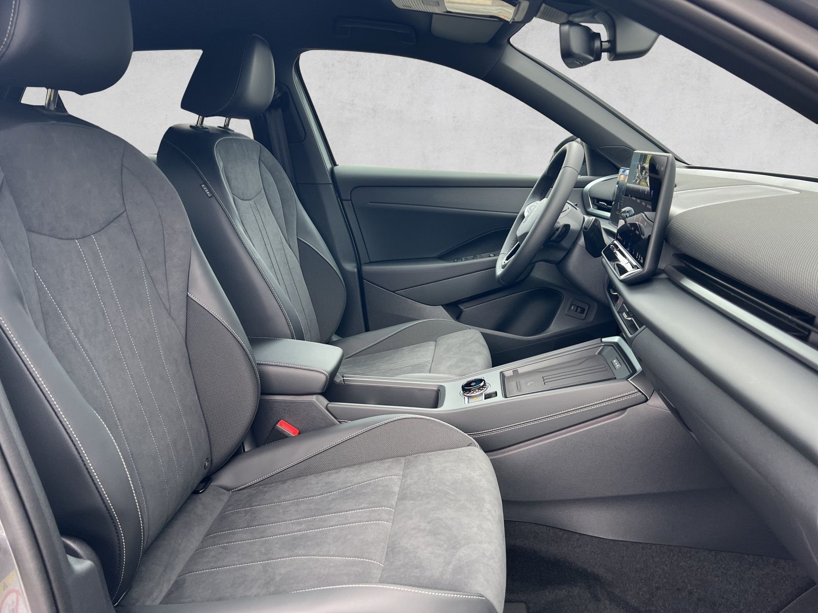 T-Roc Style 1.5 l eTSI OPF 110 kW (150 PS) 7-Gan