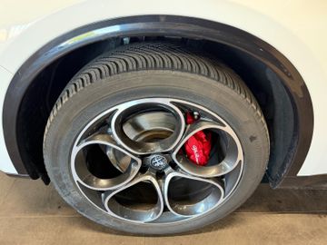 Alfa-Romeo Stelvio - 7