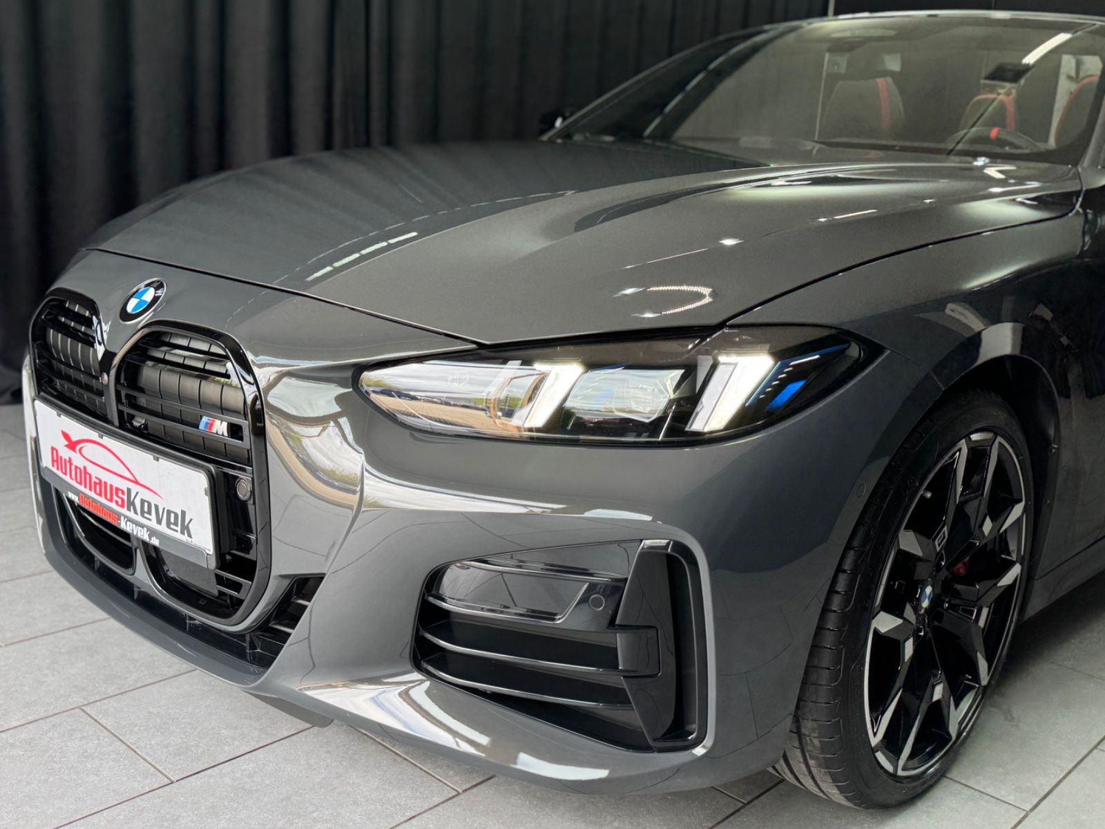Fahrzeugabbildung BMW M440i Cabrio xDrive|INDIVIDUAL|H&K|LEDER|FACELIF
