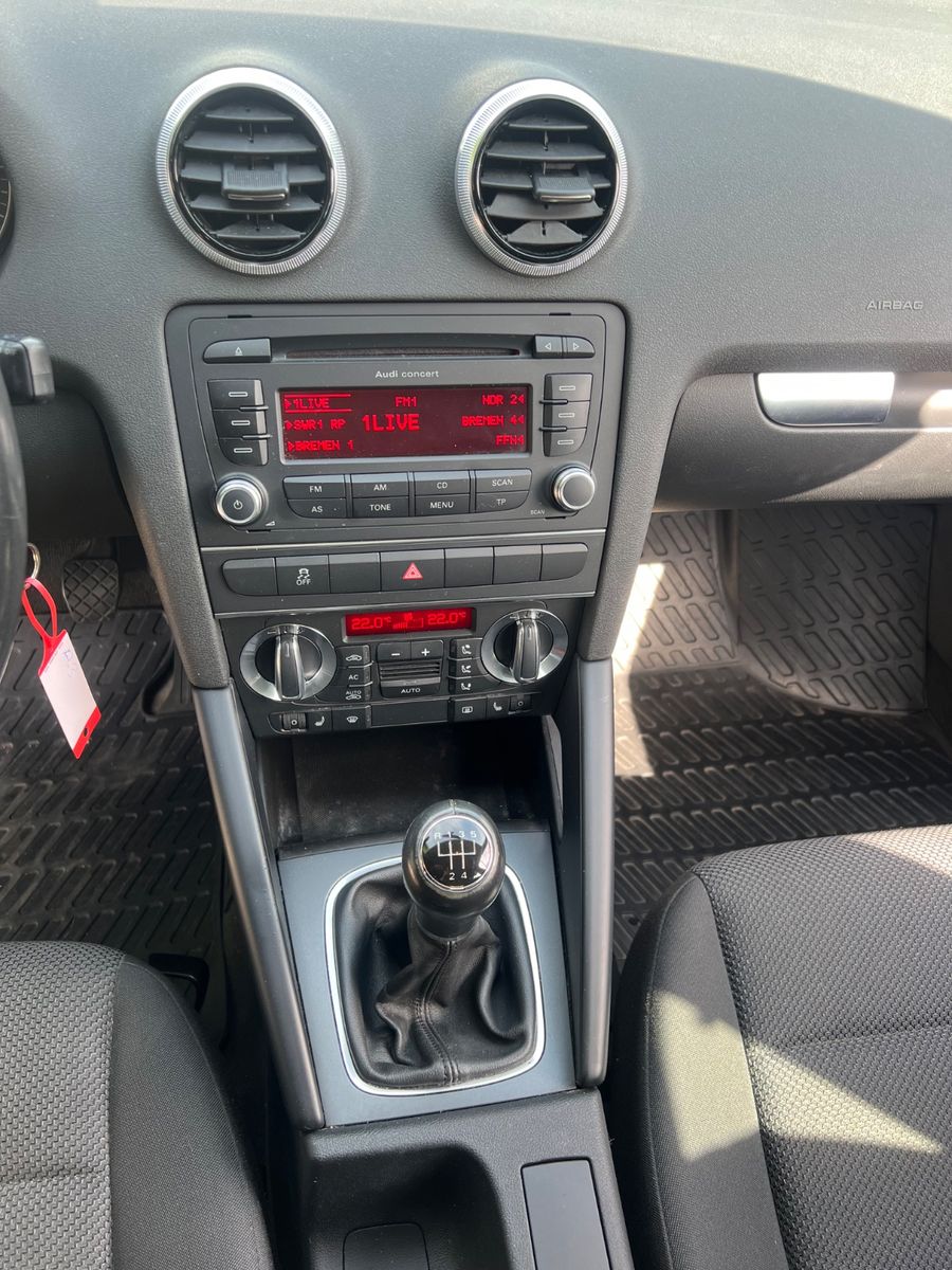 Fahrzeugabbildung Audi A3 Sportback 1.6 Attraction