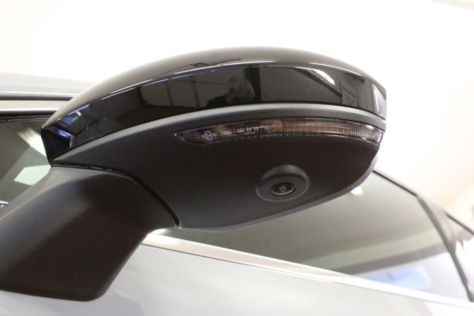 Fahrzeugabbildung Renault Clio TCe 90 Techno *Look-Paket*Winter-Paket*Bose