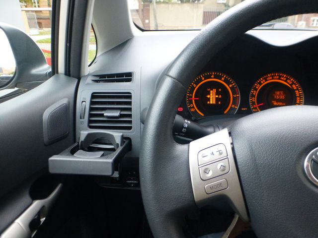 Toyota Auris Sol