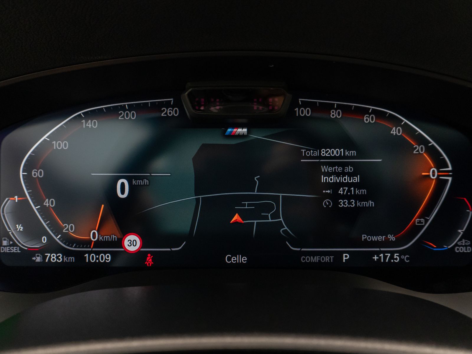Fahrzeugabbildung BMW 540d xD M Sport Panoram Kamer HUD H/K TV Massage