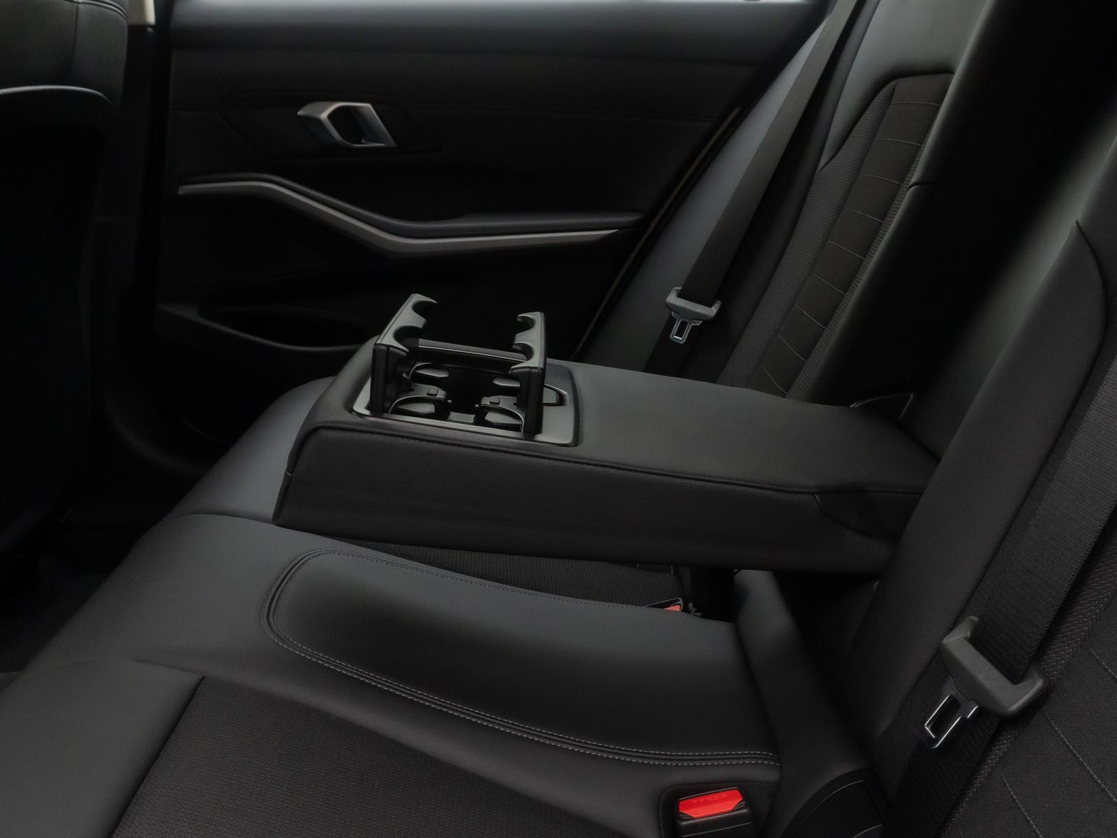 BMW 320 d HUD DAB Sport Komfort Alarm Teilleder AHK, миниатюра 30