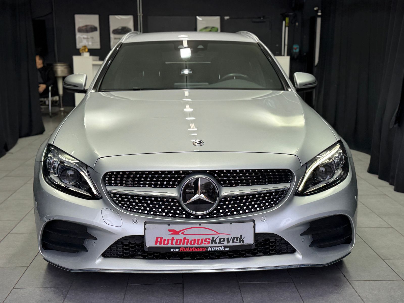 Fahrzeugabbildung Mercedes-Benz Mercedes Benz C 300e T-Modell |BURMESTER|AHK