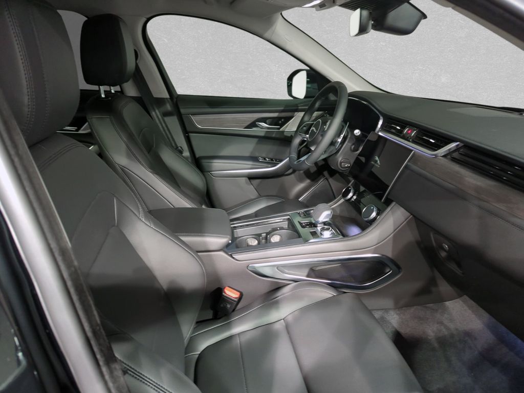 Jaguar F-Pace P400e MERIDIAN PIVI DAB 19