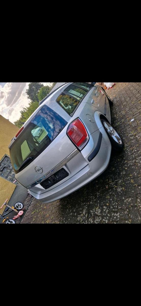 Opel Astra 2006 — салон