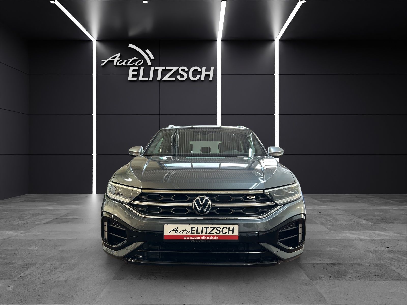 Fahrzeugabbildung Volkswagen T-Roc R 4M DSG  IQ.Light ACC AHK PANO SHZ RearVi