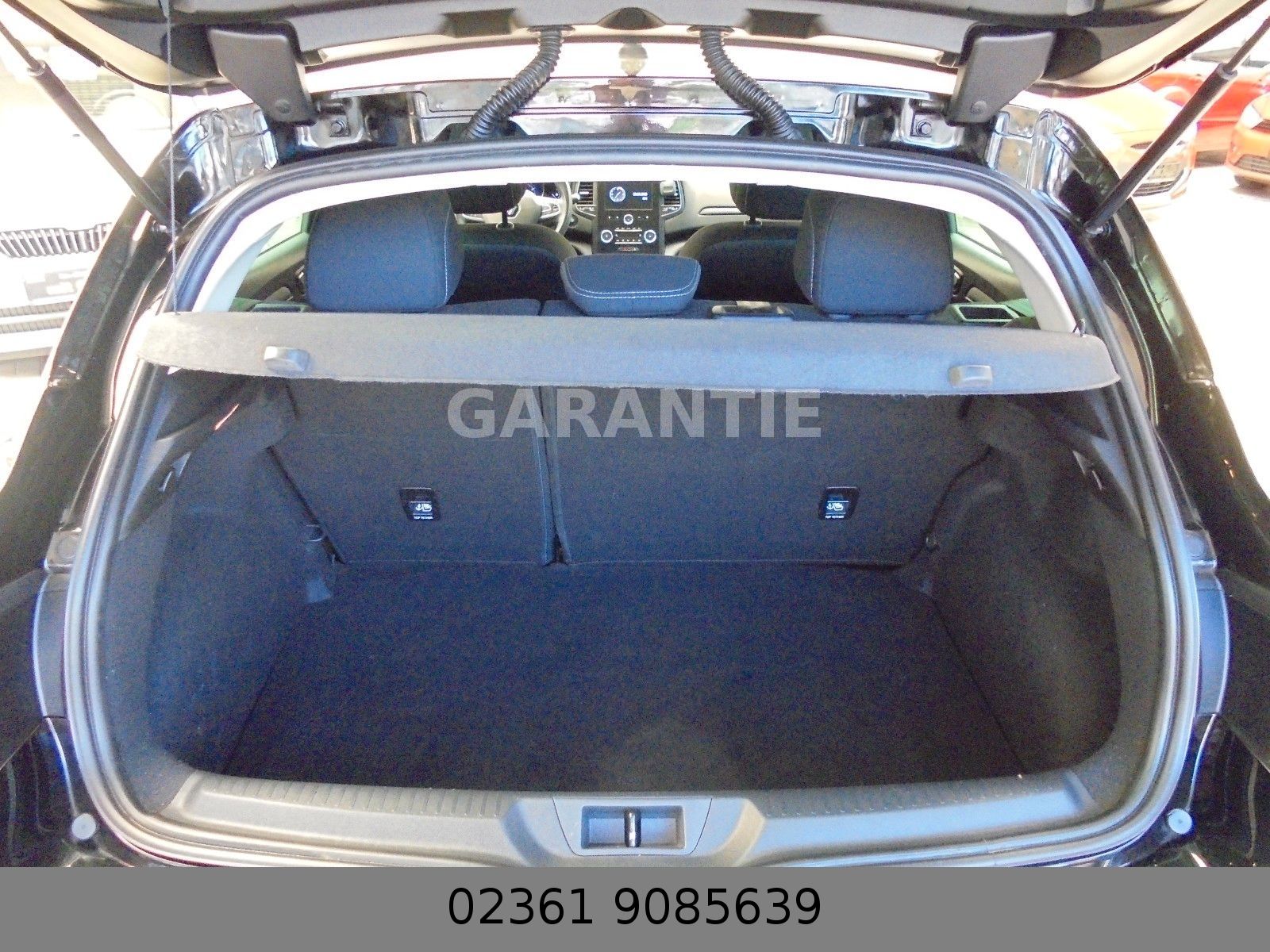 Fahrzeugabbildung Renault Megane IV Limited  Klima/Shz/Navi/Kamara/
