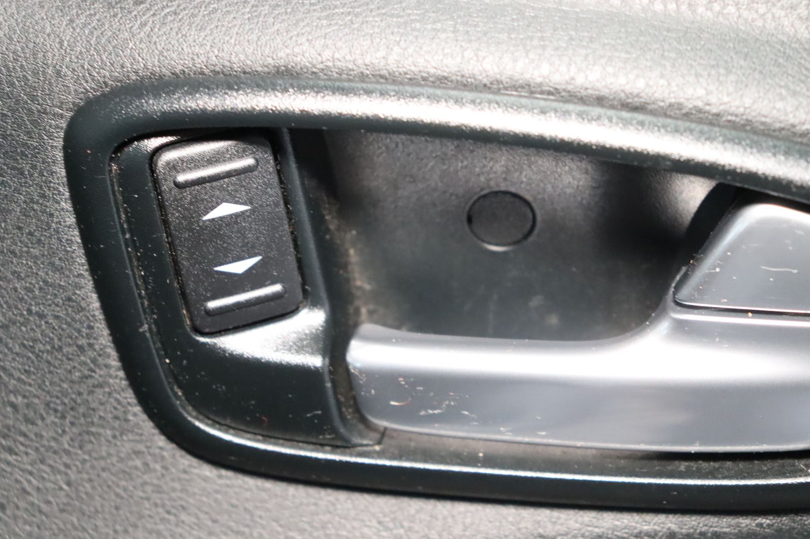 Fahrzeugabbildung Ford S-MAX 2.0 TDCi Sitzhzg./-lüftung * PDC * Tempom.