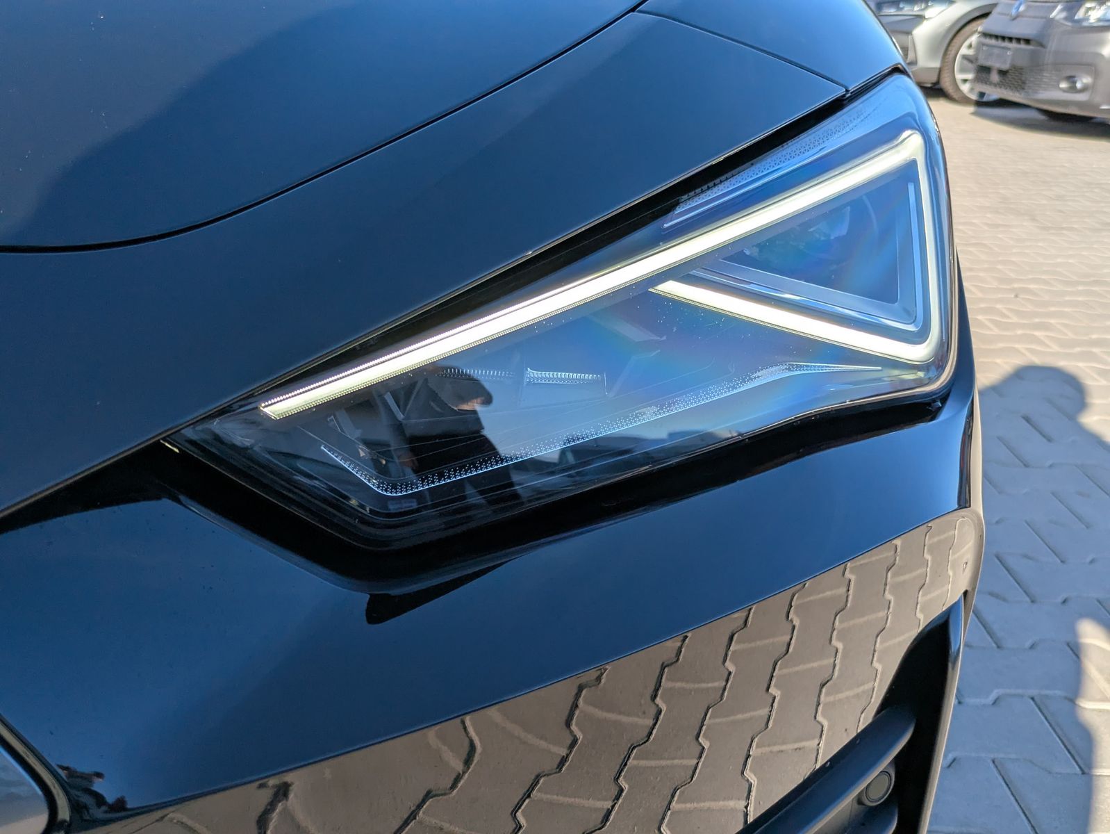 Fahrzeugabbildung CUPRA Leon VZ 2.0TSI 4Drive ACC*PANO*MATRIX*DCC*LM19"