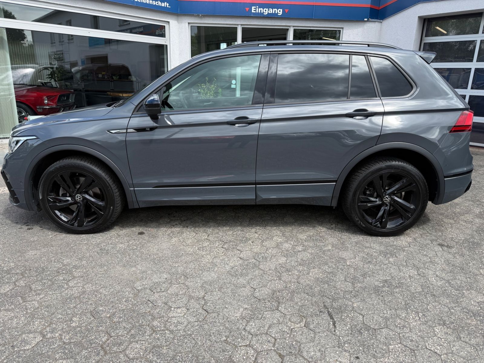 Volkswagen Tiguan R-Line 4Motion Pano AHK Cam foto 5