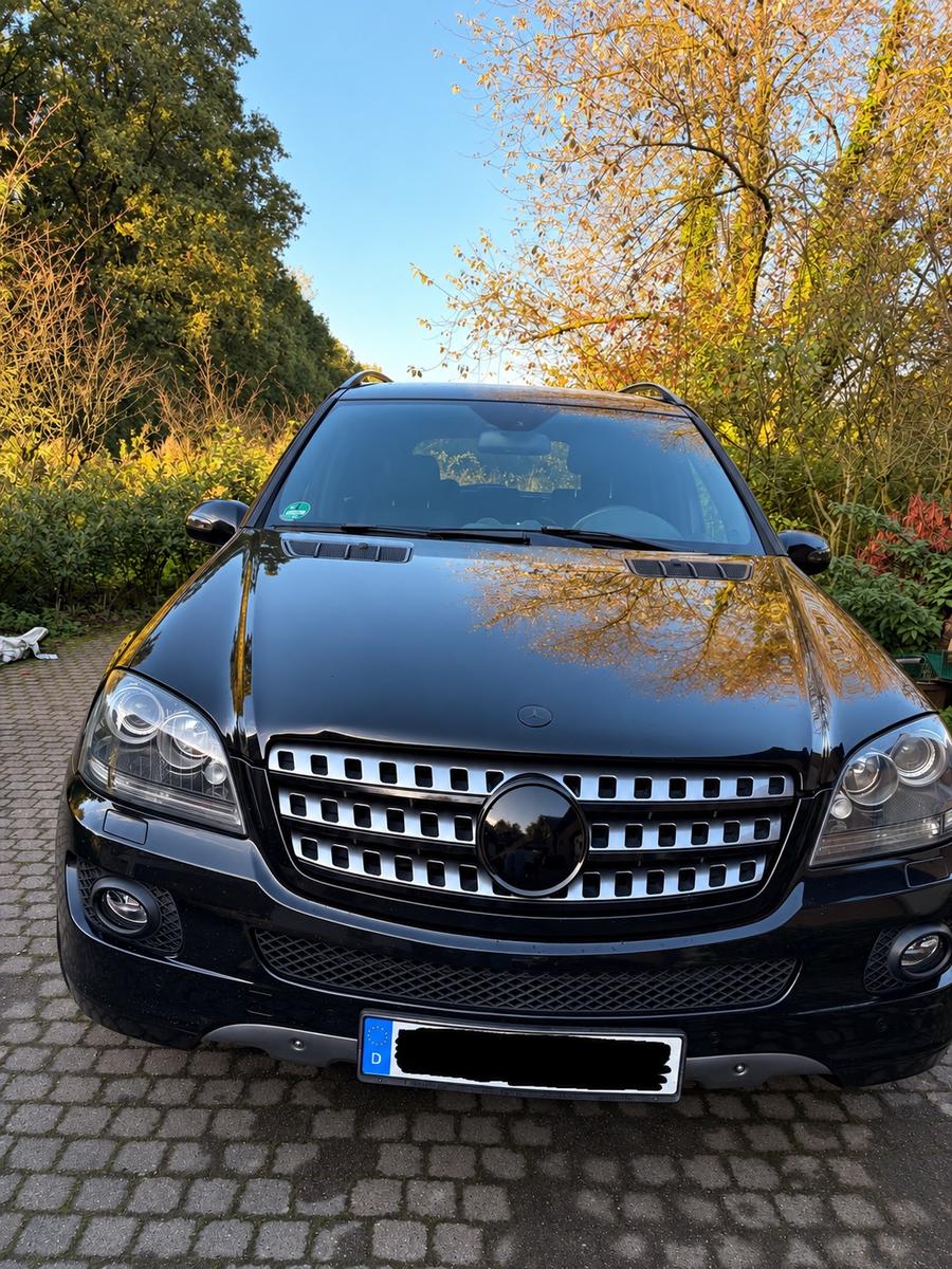 Mercedes-Benz 320
