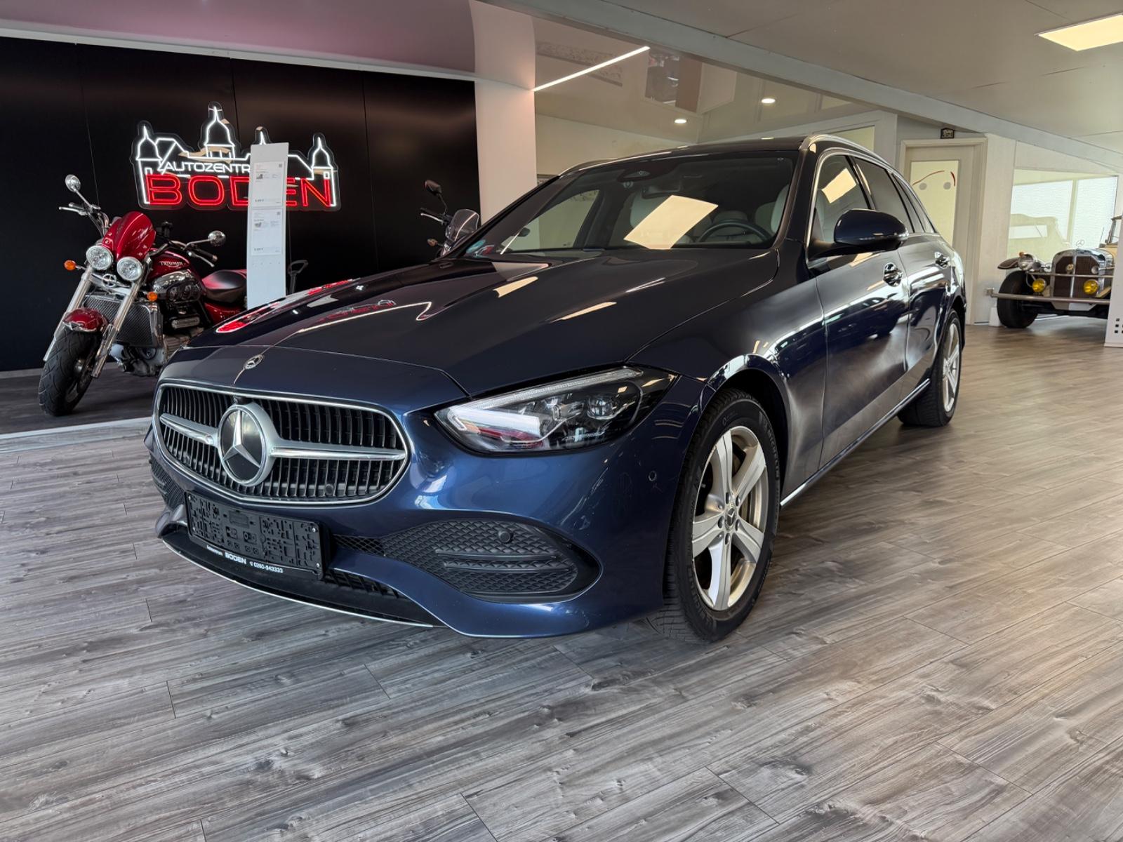 Mercedes-Benz C300T de 4Matic|ACC|PANO|AHK|LEDER|360°|BURMS.