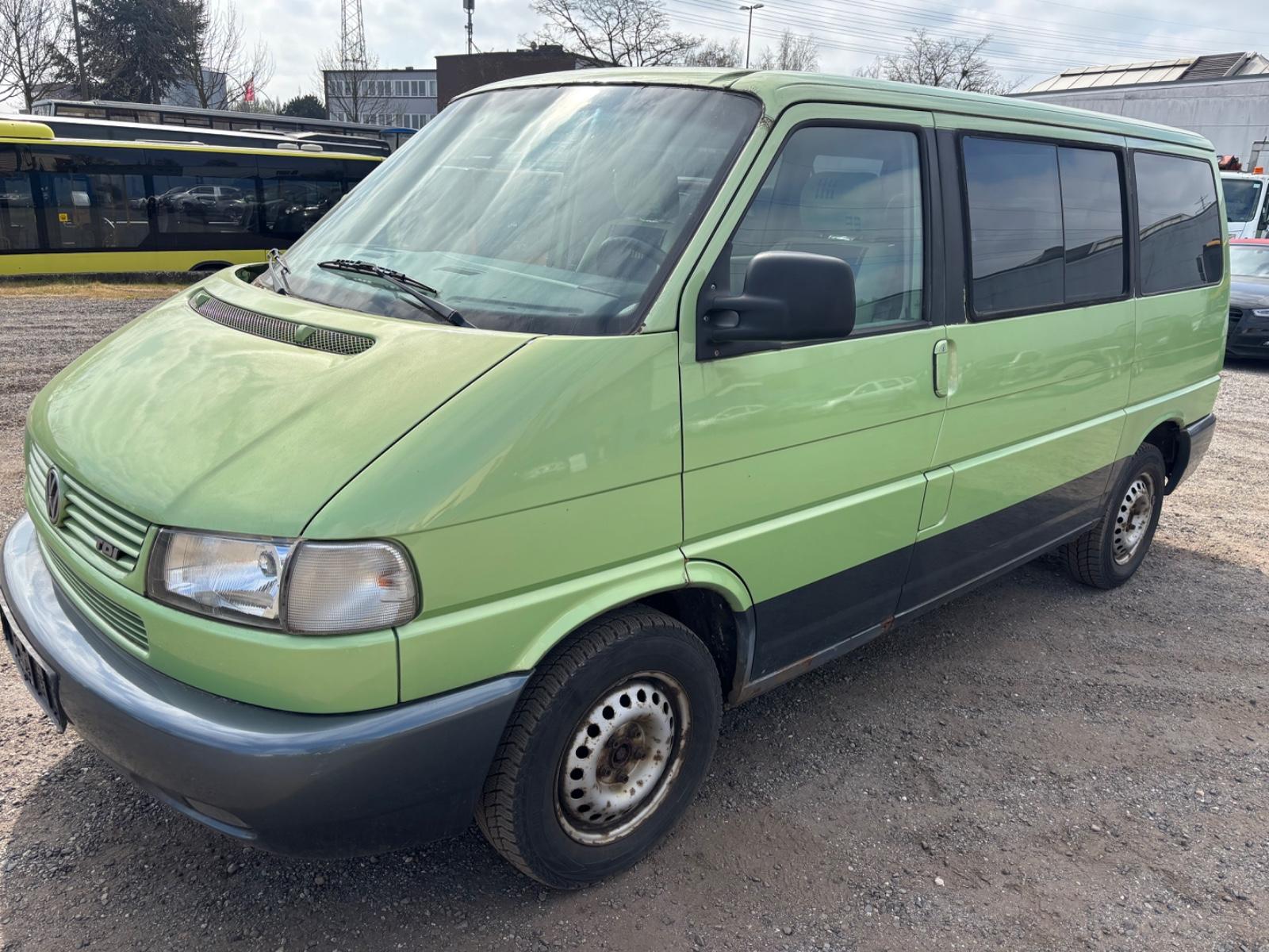 Volkswagen T4 Caravelle 2.5 TDI 75kW