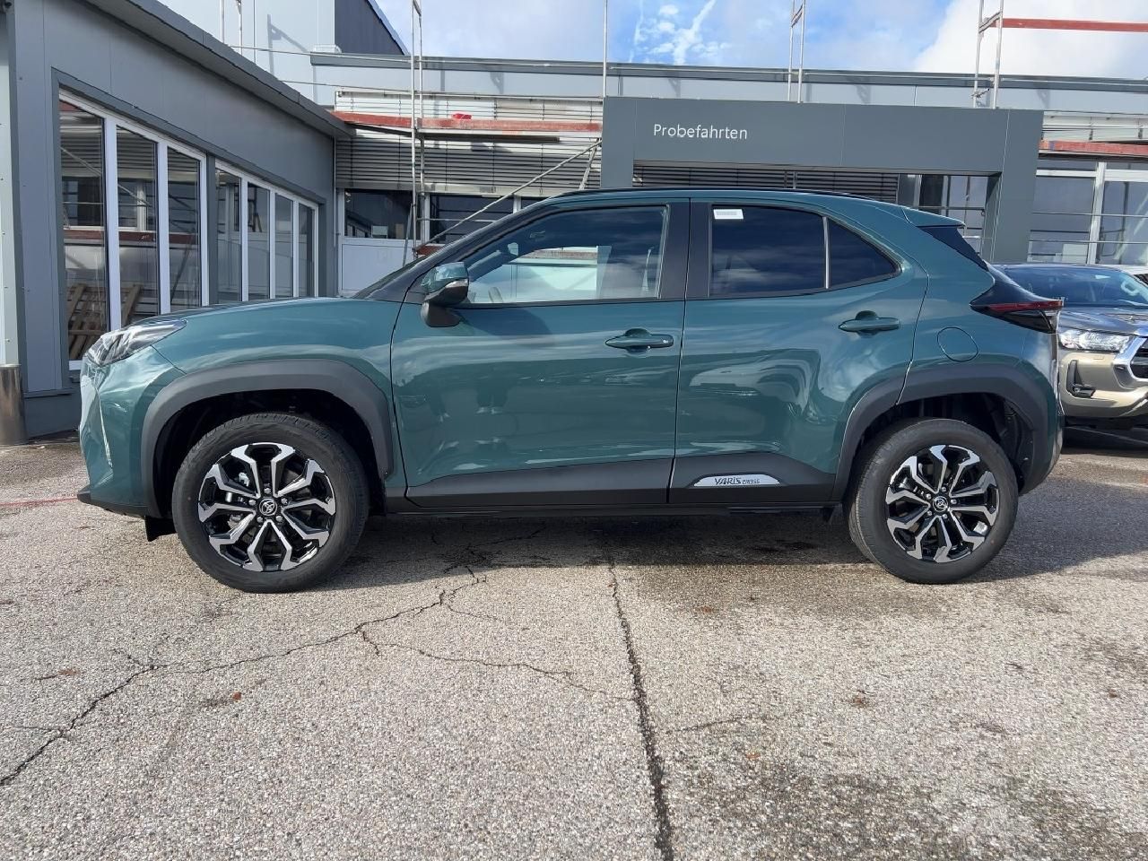 Fahrzeugabbildung Toyota Yaris Cross 1,5 Hybrid Teamplayer *Safety+Winter