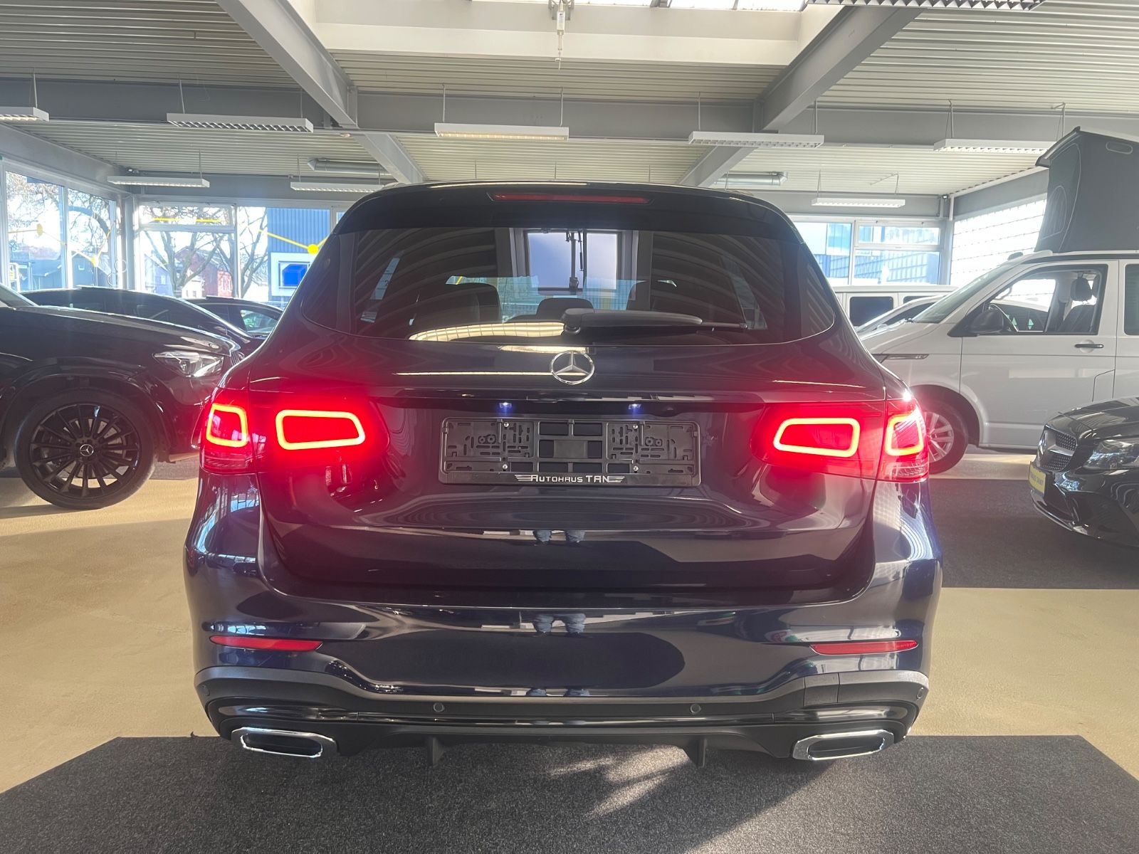 Fahrzeugabbildung Mercedes-Benz GLC 200 4Matic AMG LINE Night Pkaet *1.HAND*