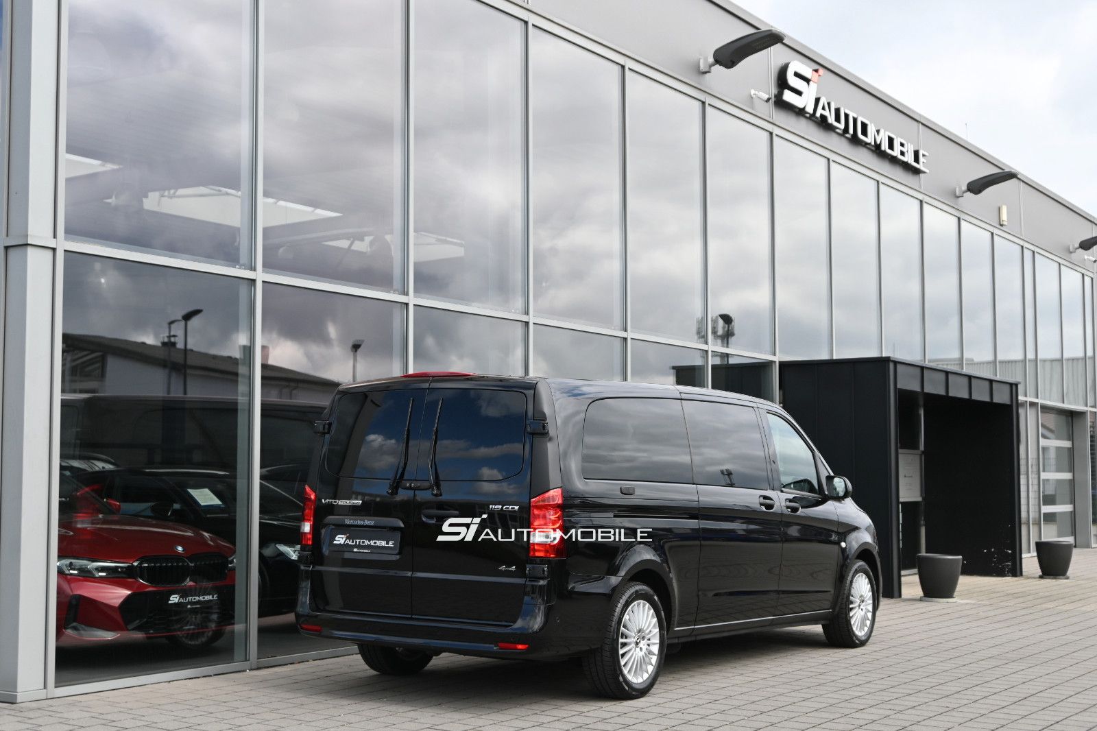 Fahrzeugabbildung Mercedes-Benz Vito 119 CDI 4x4 PRO Extralang Tourer °ACC°STHZ°