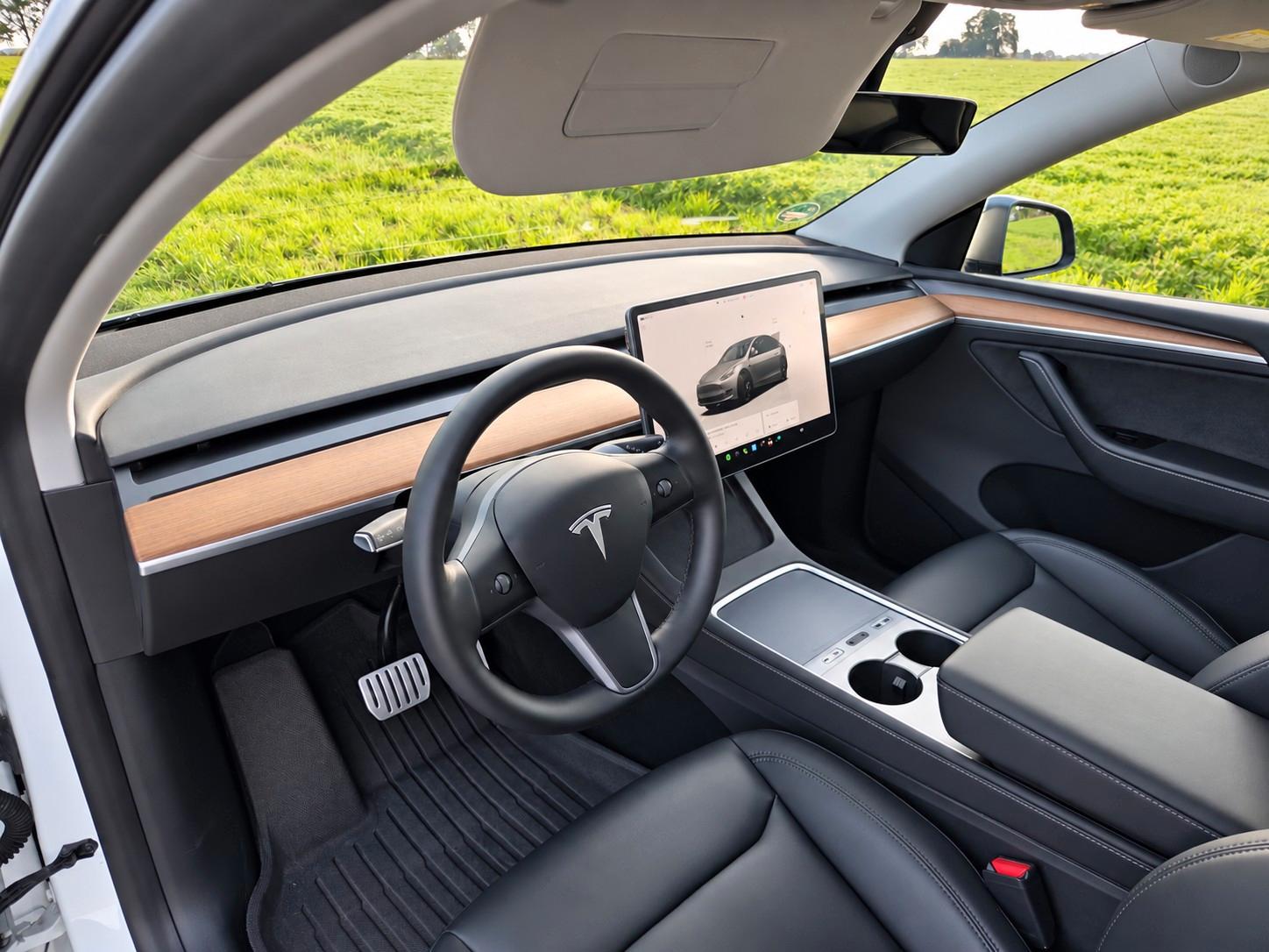 Tesla Model Y Performance |  Mattgrau foliert