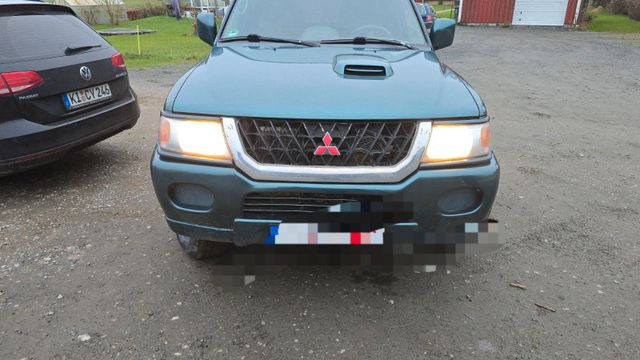 Mitsubishi Pajero Sport 2.5 TD Instyle