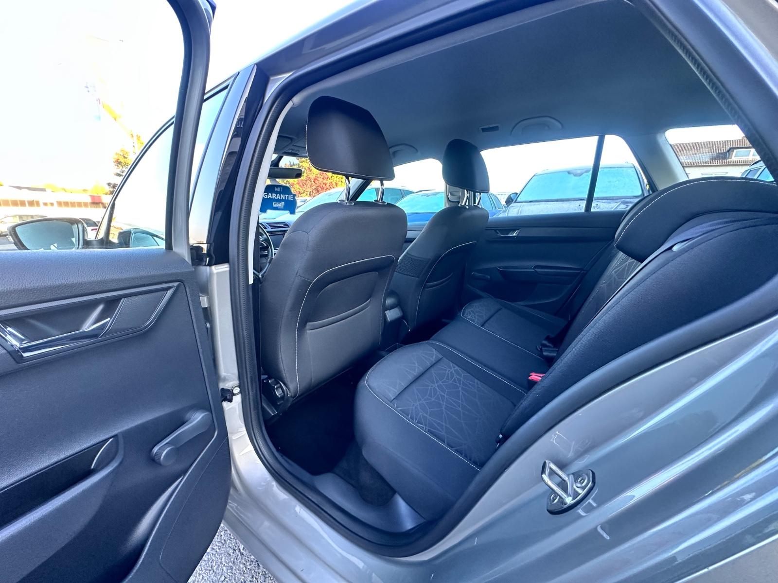 Skoda Fabia Combi Clever Automatik 110PS Navi CarPlay