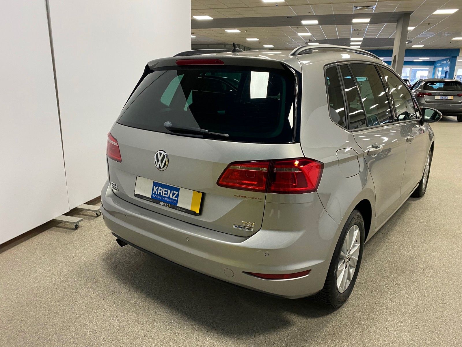 Fahrzeugabbildung Volkswagen Golf Sportsvan 1.2 TSI Trendline+AHK+NAVI+CD+BC+