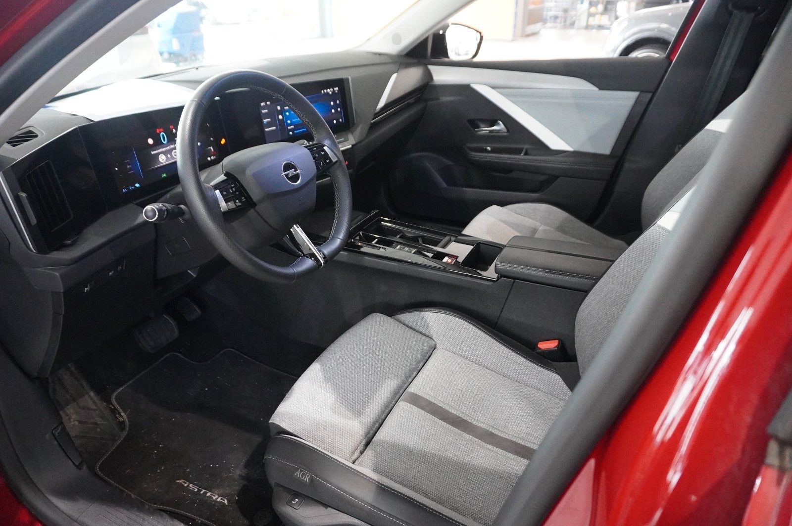 Fahrzeugabbildung Opel Astra L Lim. 1.6 HYBRID ELEGANCE NAVI/LED/KAMERA