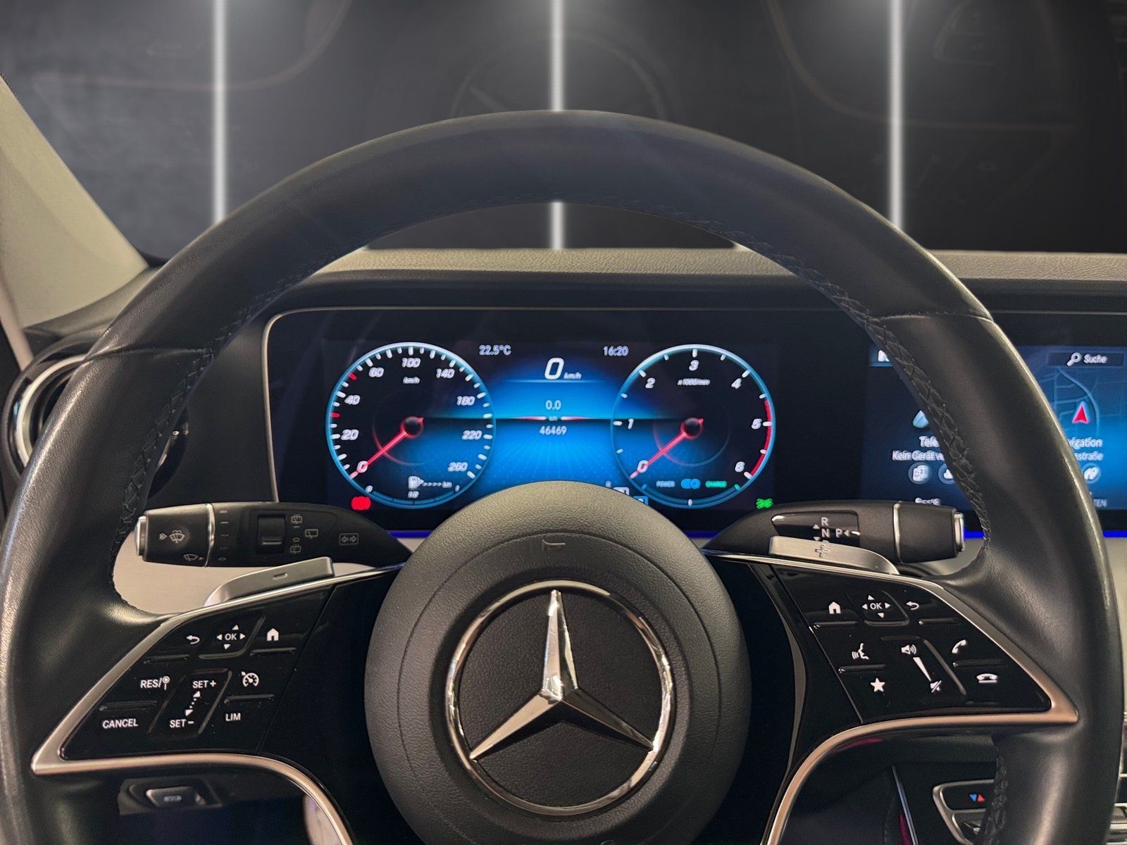Fahrzeugabbildung Mercedes-Benz E 220 T d Avantgarde*LED*Kamera*Spur*Easy-Pack*