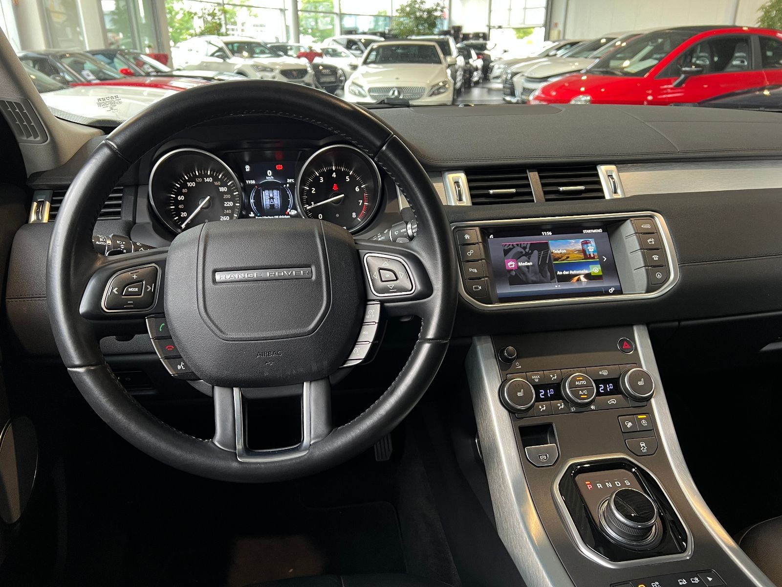 Fahrzeugabbildung Land Rover Range Rover Evoque Si4 SE AWD XEN NAV LEDER