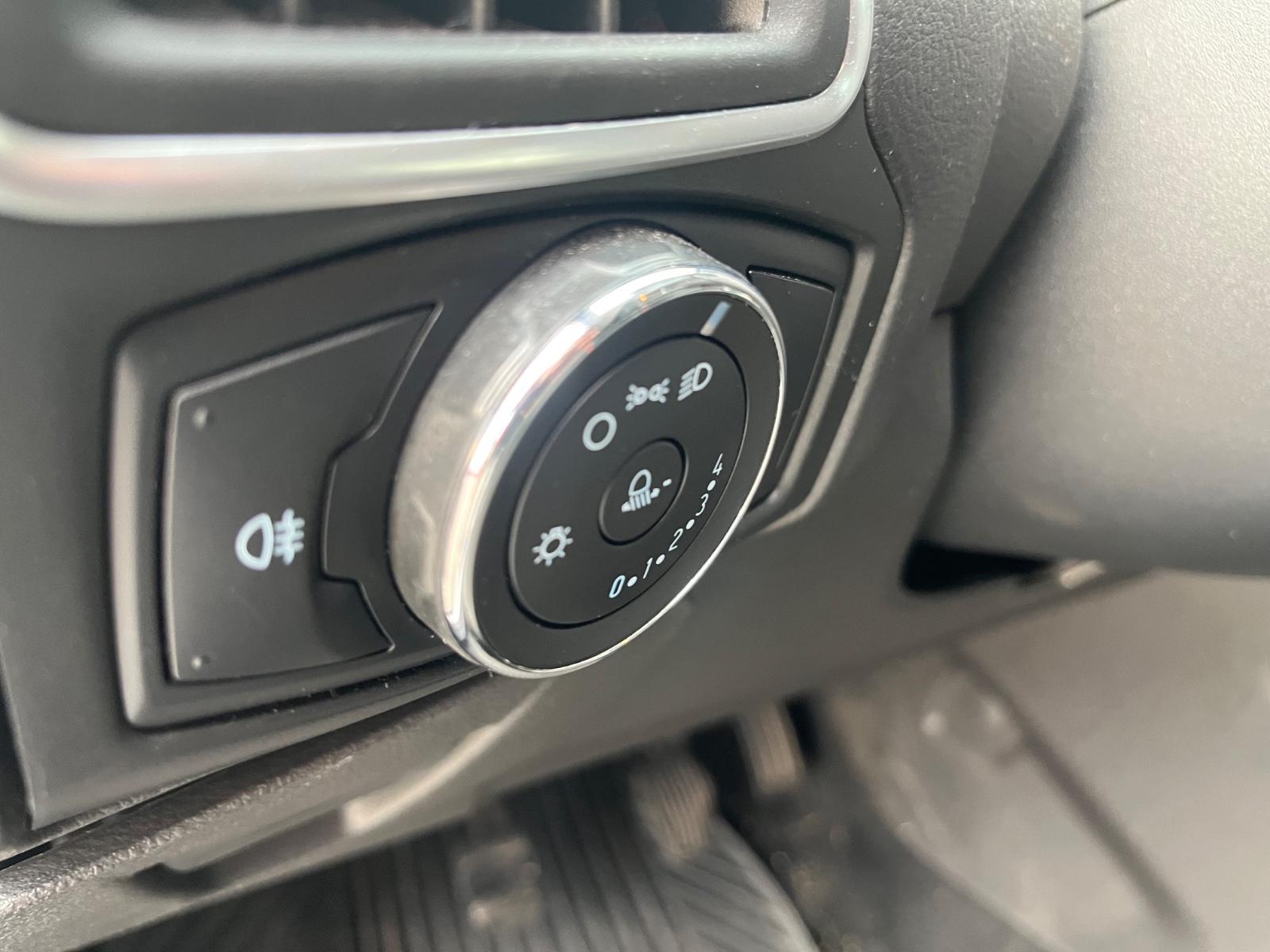 Ford Focus 2013 — photo 17
