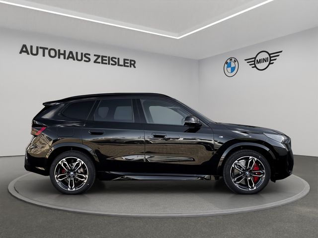 Foto Nummer 3: BMW iX1