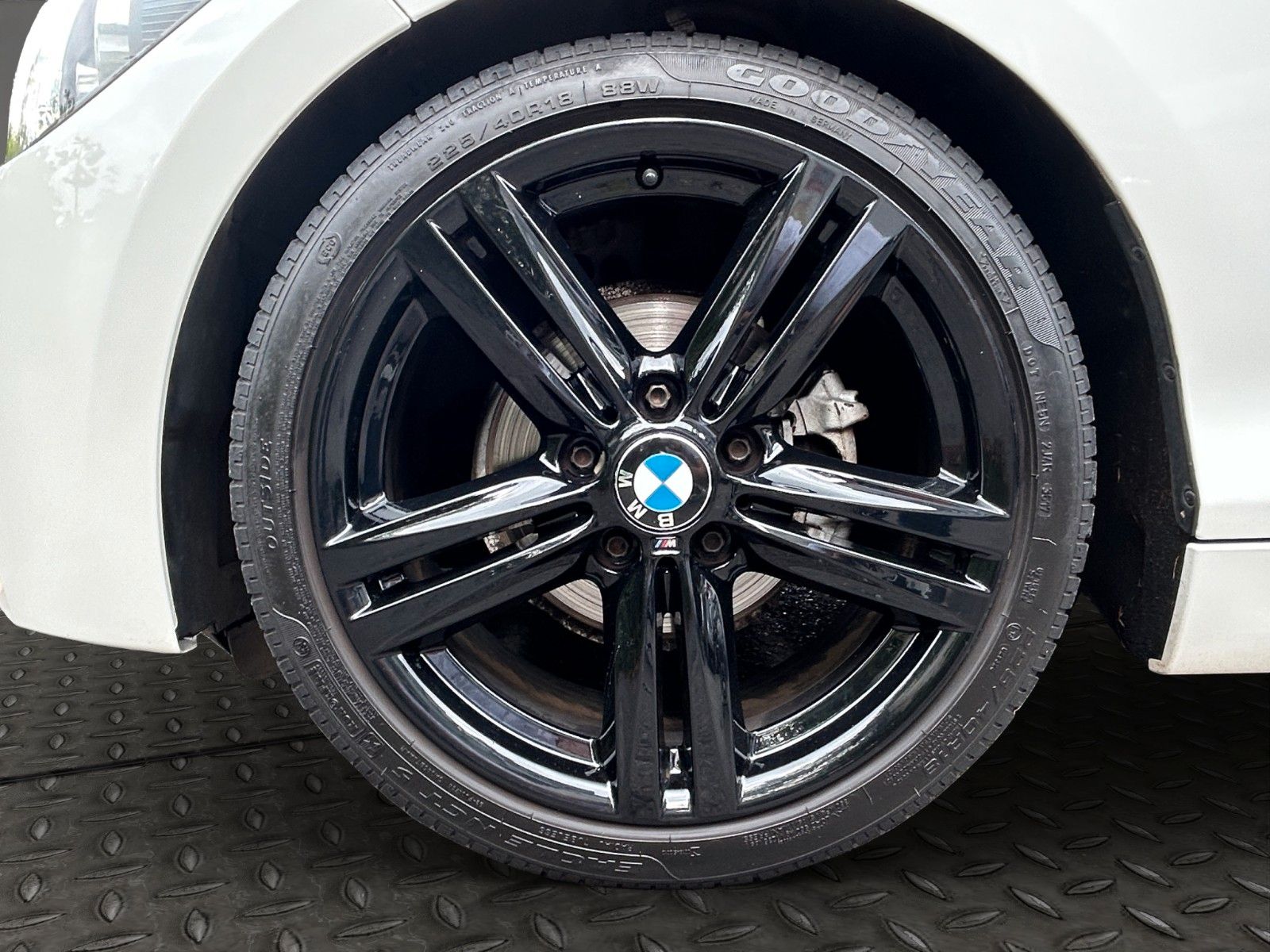 Fahrzeugabbildung BMW 116  3-trg. M Sport Paket